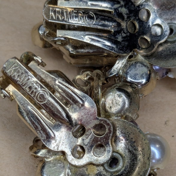 Vintage 60s Kramar Earrings AB Crystal Rhinestone Periwinkle Beaded Cluster - Picture 8 of 9